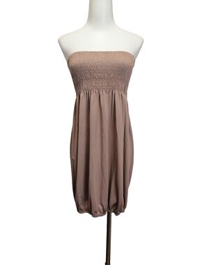🐿🐿 Strapless Smocked Bubble Hem Dress in Taupe